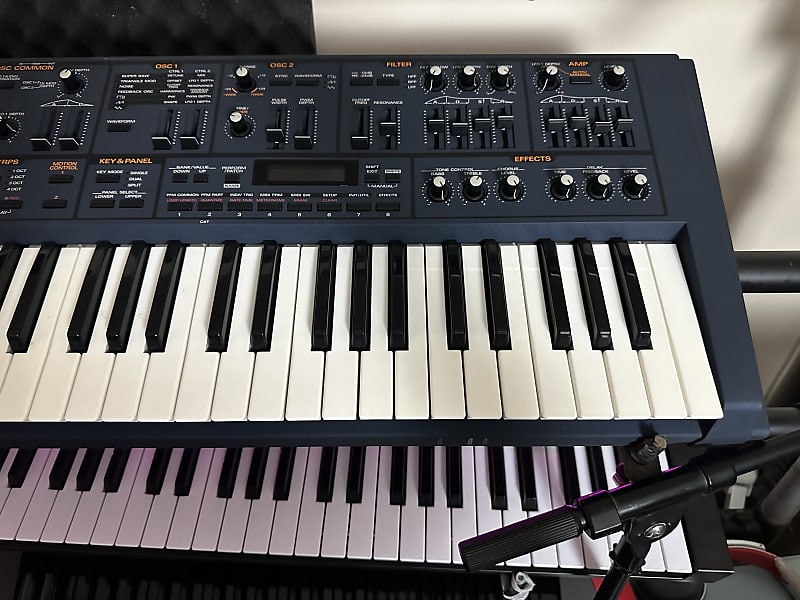 Roland JP-8000 - 鍵盤楽器