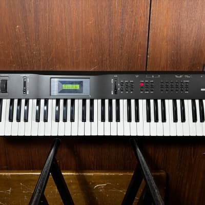 Korg X5 MUSIC SYNTHESIZER AI² SYNTHE w/ gig bag power supply New internal battery!