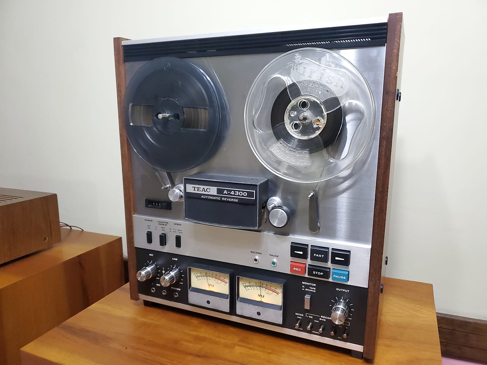 TEAC A-2340SX 1/4 7 inch 4-Track 4-Channel Quad Semi Pro Reel to Reel Tape  Deck Recorder