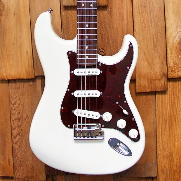 2000 Fender American Deluxe Stratocaster White Blonde / Ash body /  hardshell case