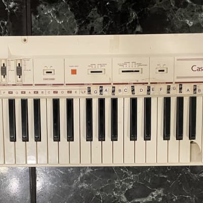 Casio CT-102 Casiotone 49-Key Synthesizer 1980s - White