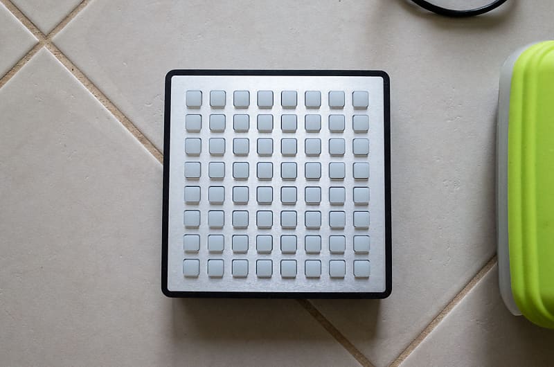 Monome 64 Grayscale grid, extremely rare, mint condition, USB-MIDI  controller, Norns, with case