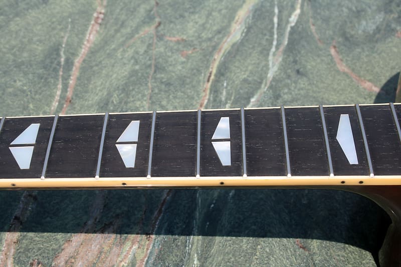 ヤマハ　YAMAHA CJ-22 アコースティックギター サンバースト ヤマハ | CJ22 - アコースティックギター - 概要