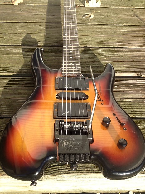 Steinberger Spirit GU Deluxe Tobacco Burst headless guitar