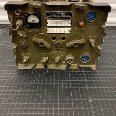 WW2 WWII Receiver Radio R-125 GRC-10 Electrospace Corp US image 1