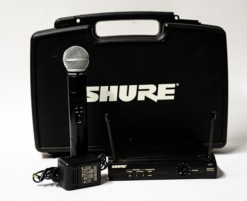 Shure UT4 Wireless Receiver & SM58 Microphone Pack w/ Case & Reverb