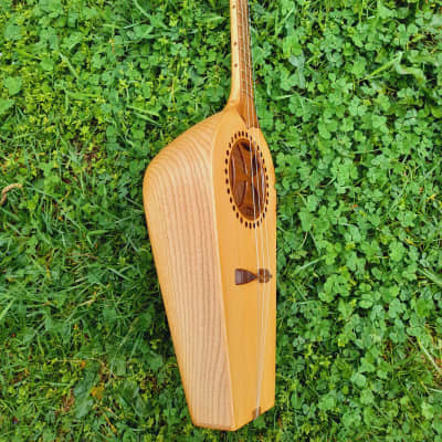 Georgian folk music instrument | Panduri | Fanduri | ფანდური image 4