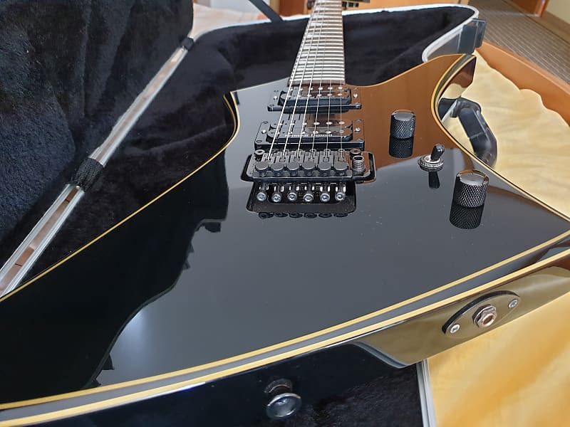 Jackson Kelly, KE5FR, Made in Japan, 2009 black with gold Jackson Kelly, KE5FR, Made in Japan, 2009 black with gold