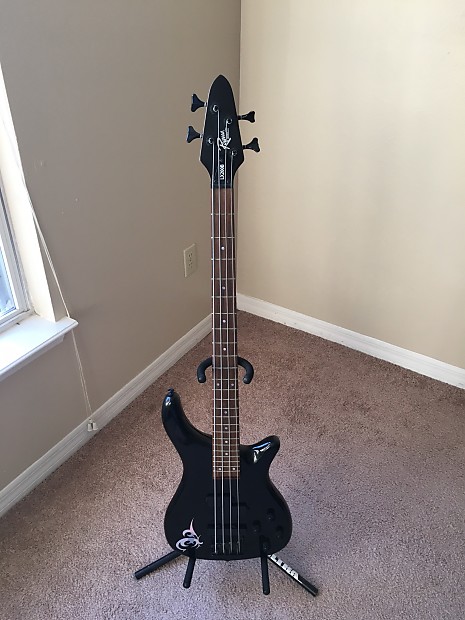 Rogue lx200b series iii electric bass guitar discount