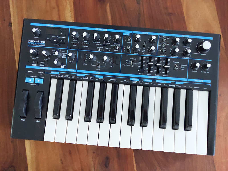 Novation Bass Station II 25-Key Monophonic Synthesizer