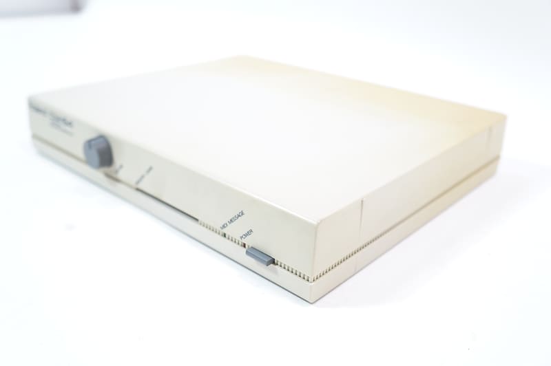 Roland CM-64 LA/PCM MIDI音源モジュール Roland CM-64 LA Synthesizer plus RS-PCM GS MIDI Sound Module