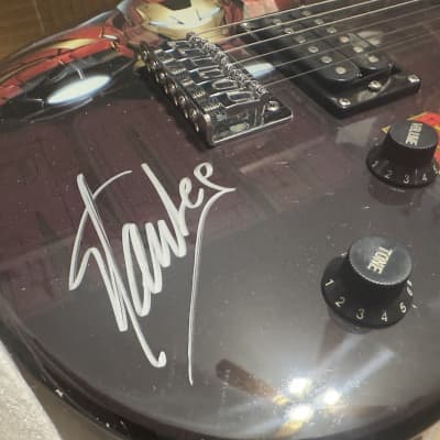 Peavey “FULL SIZE” LIMITED EDITION IRON MAN ROCKMASTER SIGNED BY STAN LEE (never played) with all accessories & photo of STAN SIGNING IT!! image 6