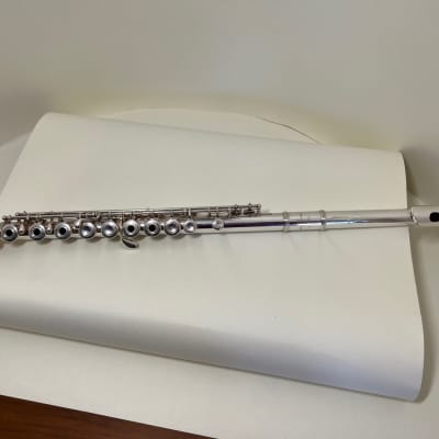 Yamaha YFL-411 Solid Silver Flute with Cases - Near Mint | Reverb