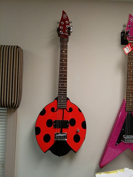 【オープニング大セール】 Daisy rock Ladybug Starter pack with small amp and other ギター