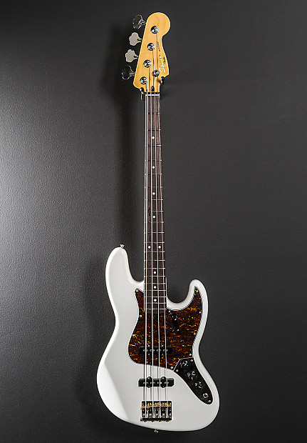 Squier classic vibe jazz 2025 bass olympic white