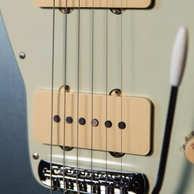 Fender Limited Edition Player Jazzmaster Electric Guitar, Pau Ferro Fingerboard - Ice Blue Metallic image 8