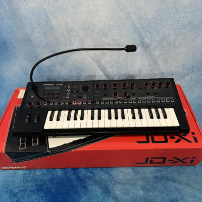 Roland JD-Xi 37-Key Analog/Digital Crossover Synthesizer Black