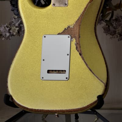 Fender Stratocaster Relic Gold Sparkle Nitro Texas Specials image 21