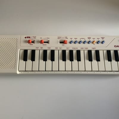 Casio PT-10 29-Key Mini Synthesizer 1980s - White