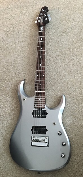 Musicman jp13 top