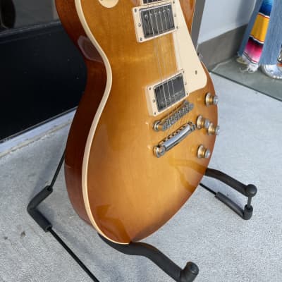 Gibson Les Paul 60s Classic 2019 Honey Burst image 4