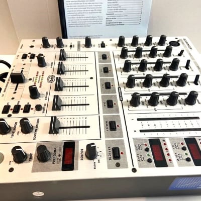 Console DJ Professionnelle 5 Canaux Mixer BEHRINGER DJX700 | Reverb