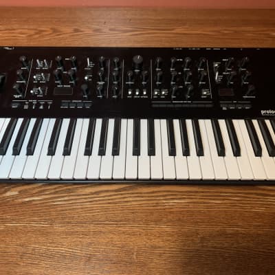 Korg Prologue 8 Polyphonic 49-Key 8-Voice Analog Synthesizer 2018 - Present - Black/Wood
