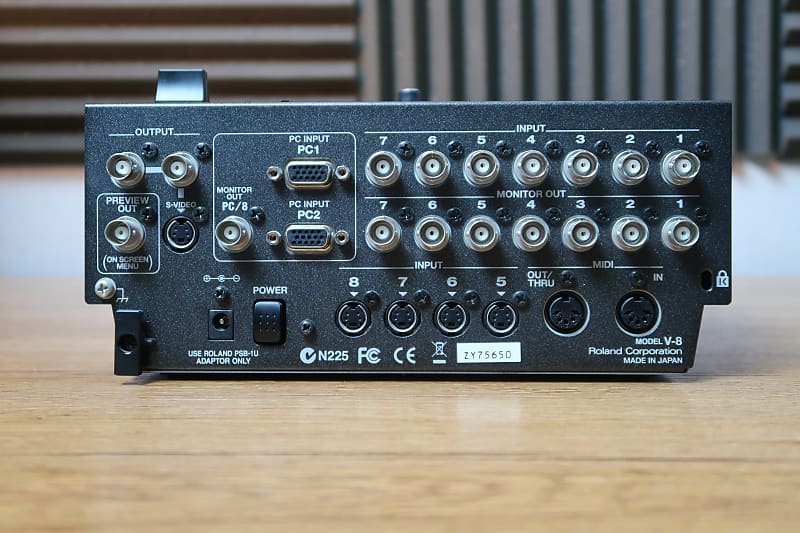 Roland Edirol V-8 Eight Channel Mixer Switcher V8