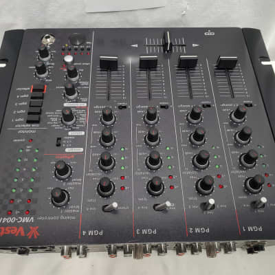 Vestax VMC-004FXu DJミキサー 4チャンネル 内蔵エフェクター Vestax VMC-004FXu DJミキサー 4チャンネル 内蔵エフェクター