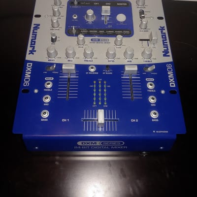 【希少・状態良好】Numark DJミキサー DXM06 Numark DXM06 2-Channel Digital Mixer with Digital FX | zZounds
