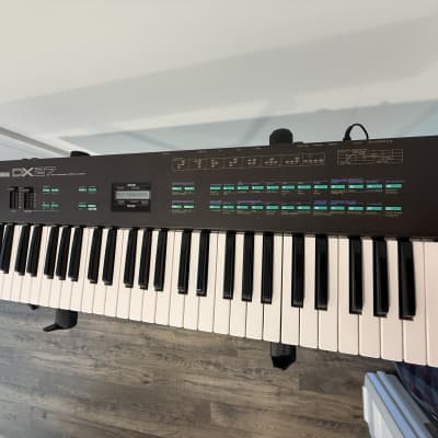 Yamaha DX27 Programmable Vintage FM Synthesizer + Accessories (Fully Serviced)