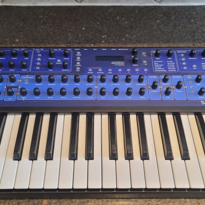 Dave Smith Instruments Mono Evolver PE 32-Key Monophonic Synthesizer 2011 - 2012 - Blue with Wood Sides