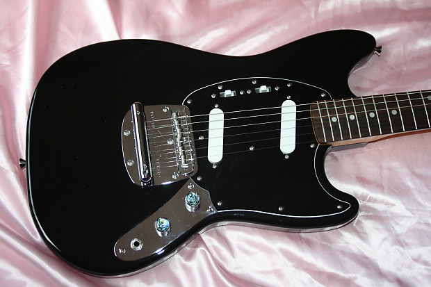 2015 Fender Mustang Guitar - Made in Japan - Classic 70's