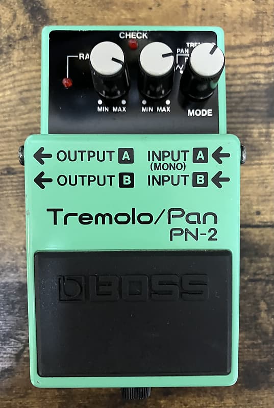 Boss PN-2 Tremolo/Pan