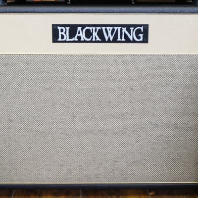 Blackwing 2x12 Extension Cab Black/Cream