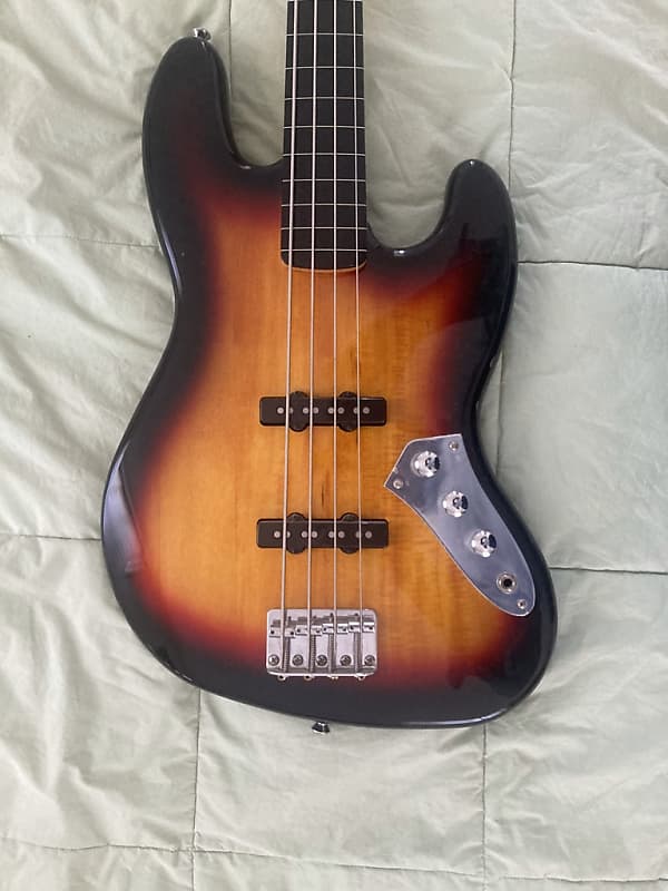 Squier Vintage Modified Jazz Bass Fretless | Reverb