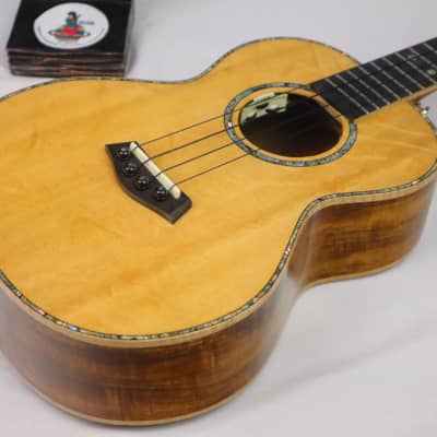 custom soild bearclaw spruce acacia koa back tenor ukulele withkamaka string &pickup and bag image 1