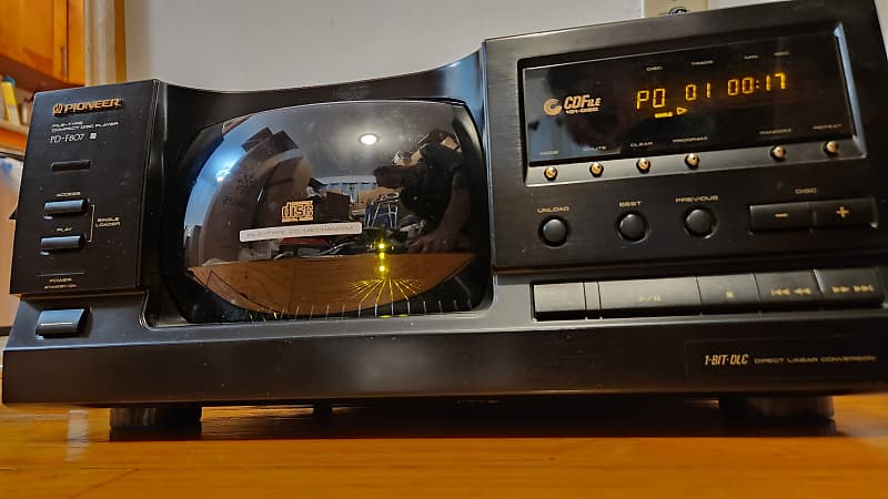 Pioneer 101 cd player. high quality Pd-f807