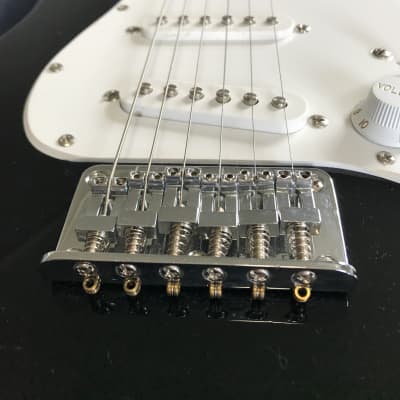 2019 Squier Mini Stratocaster V2 Black, with Rosewood Fretboard image 3