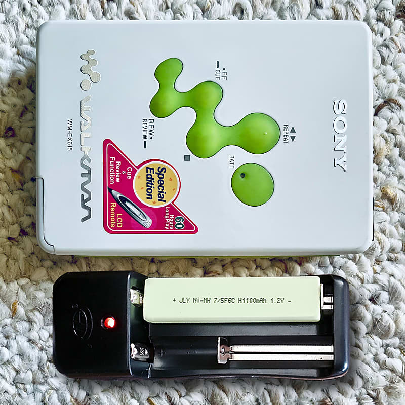 Sony WM-EX615 Walkman Cassette Player, EX White&amp;Green ! Working !  			