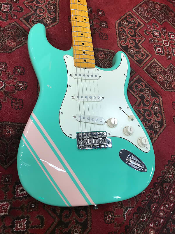 注目のブランド Green Seafoam 2018 LTD Strat 50's Fender with Racing Pink ギター