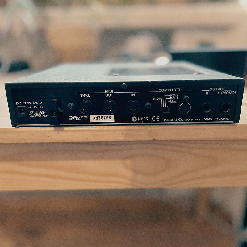Roland JV-1010 64-Voice Synthesizer Module | Reverb Canada