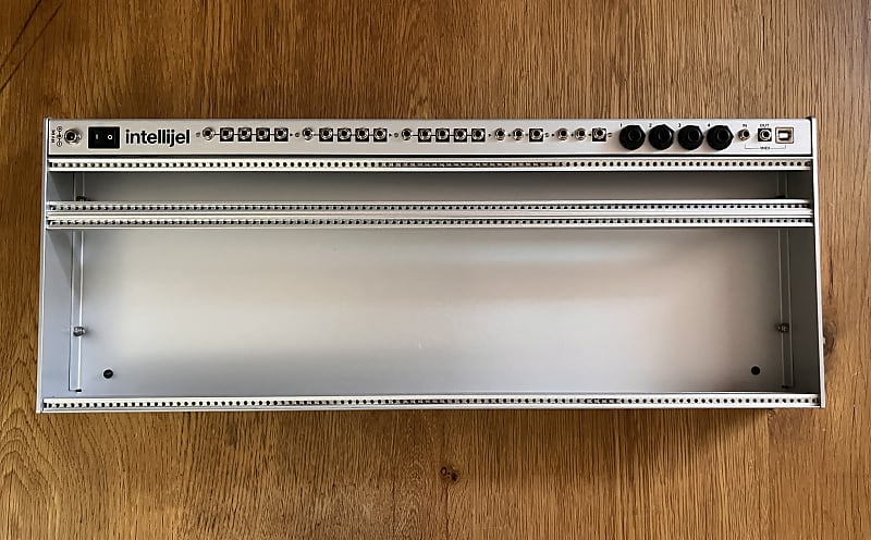 Intellijel 4U 104HP Palette Case