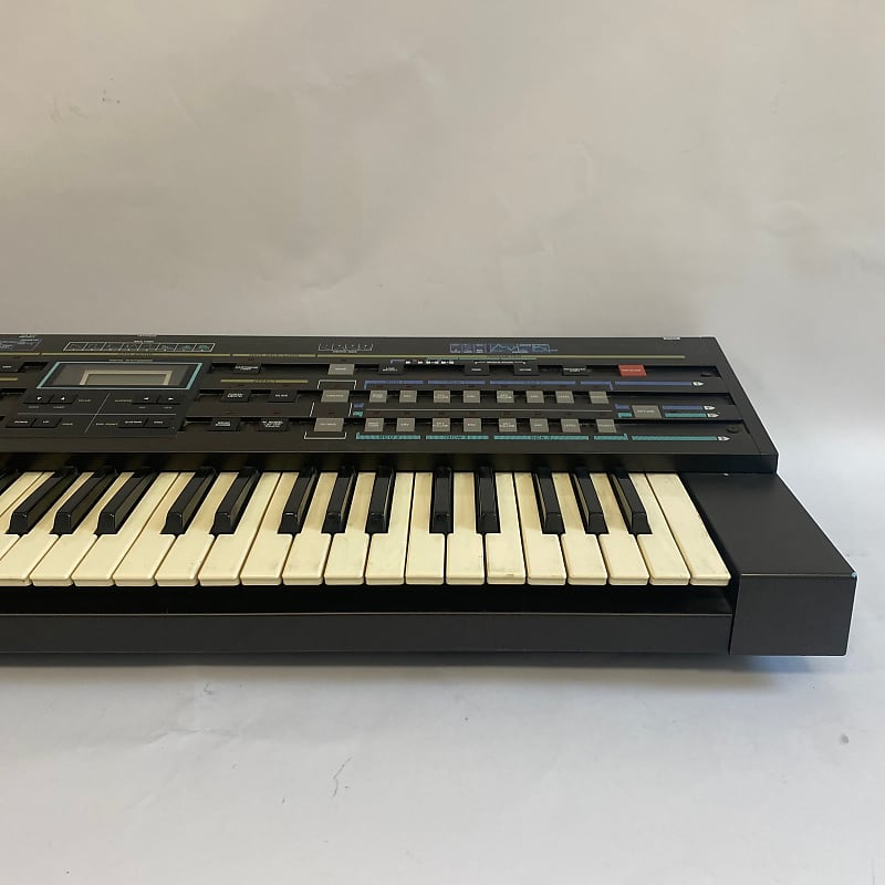 Casio CZ-1 Phase Distortion 61-Key Synthesizer | Reverb Casio CZ-1 Phase Distortion 61-Key Synthesizer | Reverb