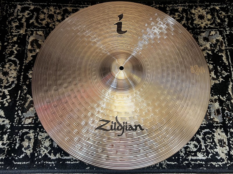 (MINT) Zildjian 22" I Family Ride Cymbal - Traditional image 1