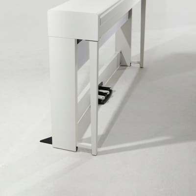 Korg C1 AIR WH Digital Piano - White Finish image 4