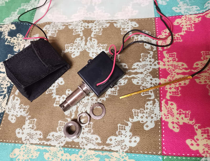 Undersaddle pickup and preamp Reverb