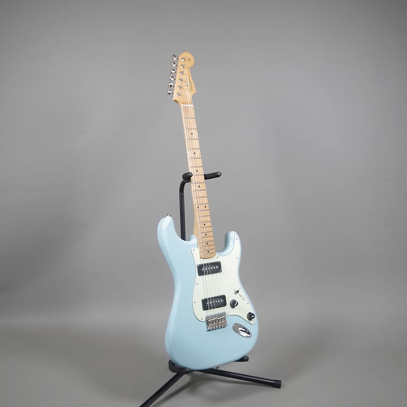 Fender Noventa Stratocaster Electric Guitar - Daphne Blue
