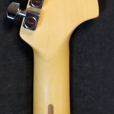 Fender American Professional II Jazzmaster Left-Hand, Electric Guitar Maple Fingerboard, Miami Blu image 10