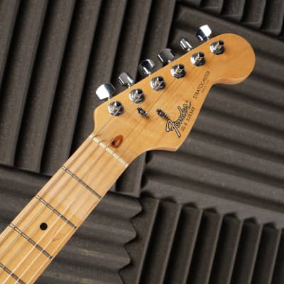 Fender Standard Stratocaster with Maple Fretboard 1983 - Black image 10